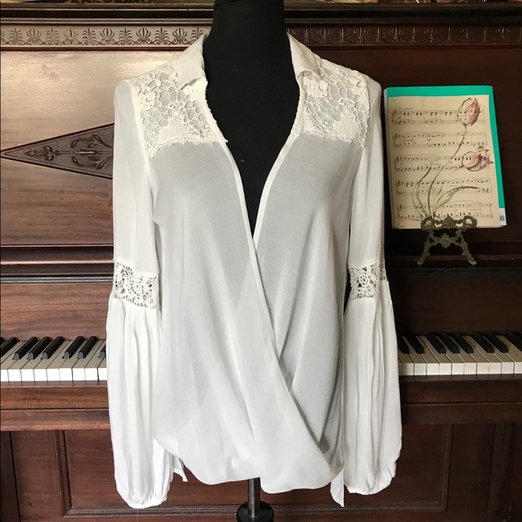 Zara Tops - Bohemian white blouse